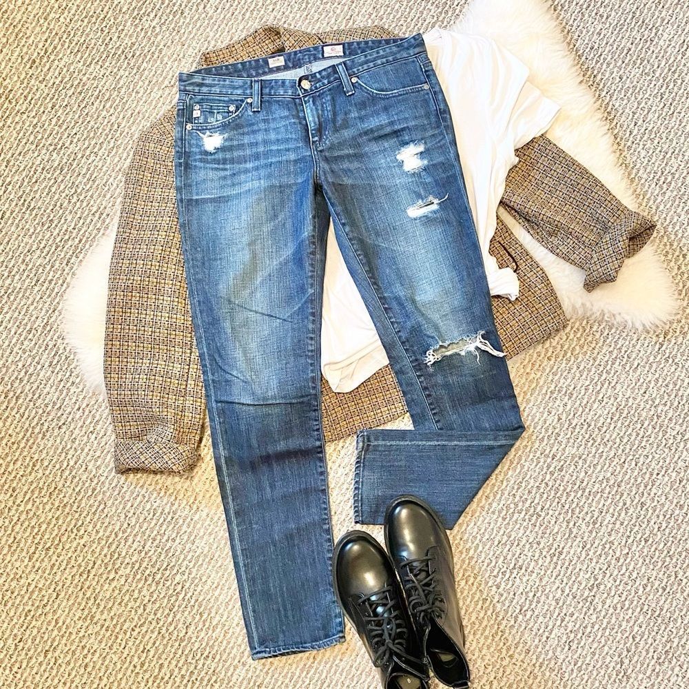 ✨AG ADRIANO GOLDSCHMIED Stilt Cigarette Leg Distressed Jean in Women’s 28 R✨